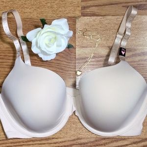 Victoria's Secret pale nude 34D T Shirt bra